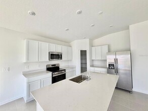 4664 Golden Knight Blvd in Kissimmee, FL - Building Photo - Building Photo