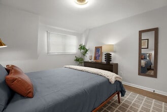 22 Bonazzo Dr, Unit Calmwood in Trumbull, CT - Building Photo - Building Photo