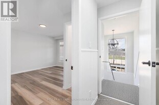 99 West Lodge Ave in Toronto, ON - Building Photo