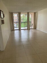 10525 SW 112th Ave in Miami, FL - Building Photo - Building Photo