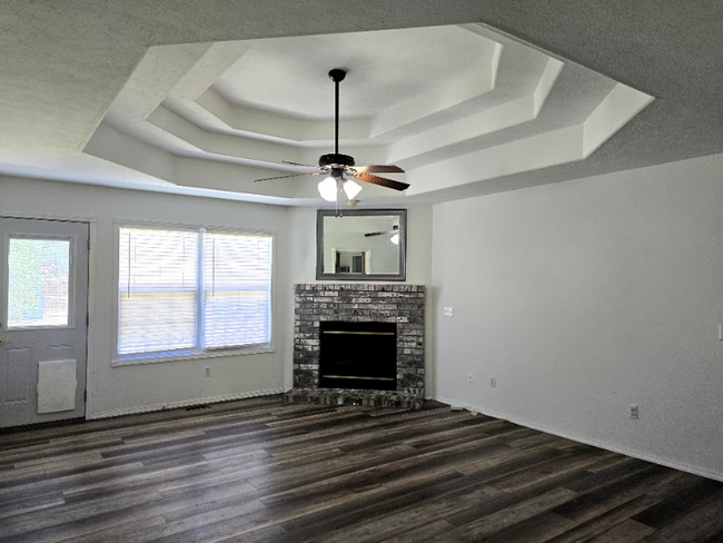 1745 S Fisk Ave in Springfield, MO - Foto de edificio - Building Photo