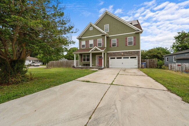 8128 Van Patten Rd in Norfolk, VA - Foto de edificio - Building Photo