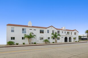 823 Gower St in Los Angeles, CA - Building Photo