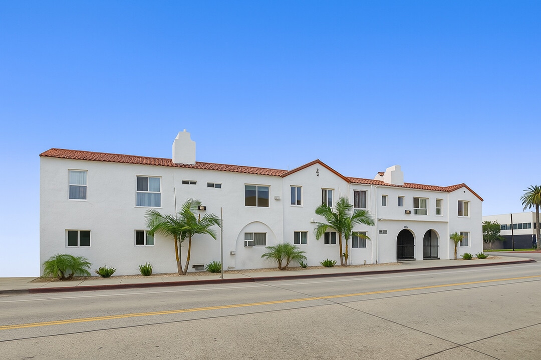 823 Gower St in Los Angeles, CA - Foto de edificio