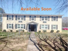 201 Chandler Dr in Gaffney, SC - Building Photo