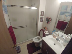 10726 N Kenwood Ave in Kansas City, MO - Building Photo - Building Photo