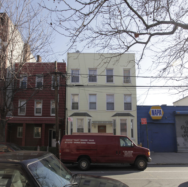 178 Freeman St in Brooklyn, NY - Foto de edificio - Building Photo