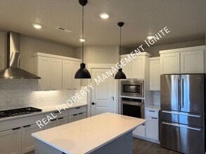 19294 SW Marshmallow Pl in Bend, OR - Building Photo - Building Photo