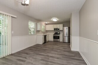 895 Highland Terrace NE in Marietta, GA - Building Photo - Building Photo