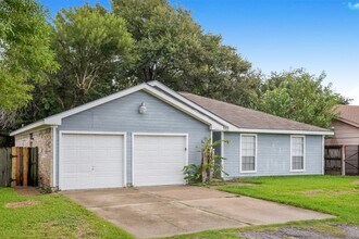 2714 8th Ave N in Texas City, TX - Building Photo - Building Photo