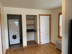 366 E Lakeside St in Madison, WI - Building Photo - Building Photo