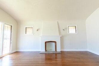 2013 W 75th St in Los Angeles, CA - Building Photo - Building Photo