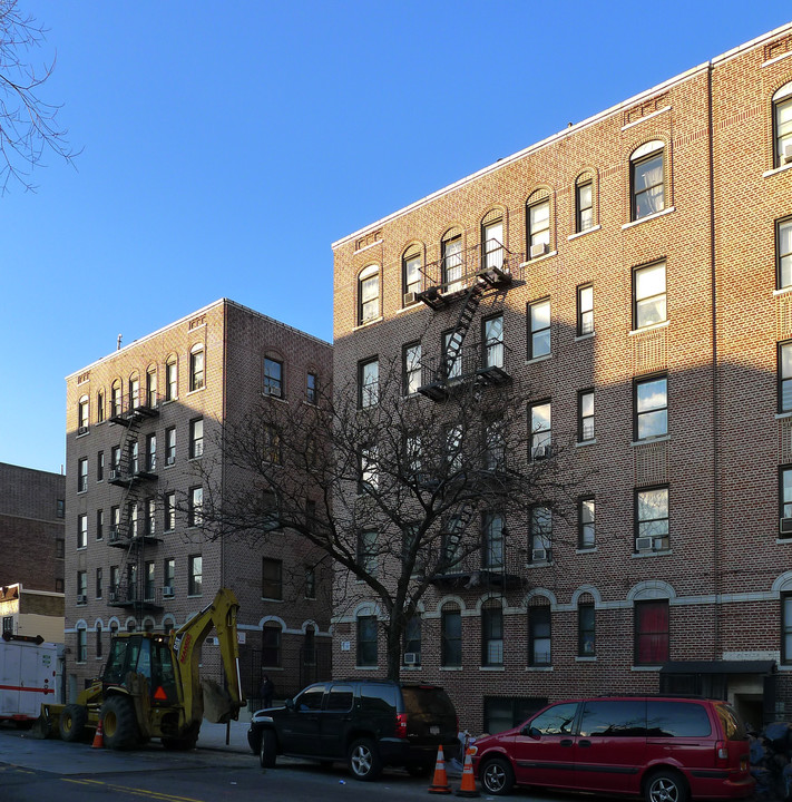 2755 Sedgwick Ave in Bronx, NY - Building Photo