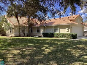 3900 Riverside Way in Delray Beach, FL - Building Photo - Building Photo