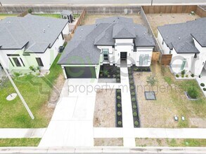 3104 E Kennedy Ave in Alton, TX - Building Photo - Building Photo