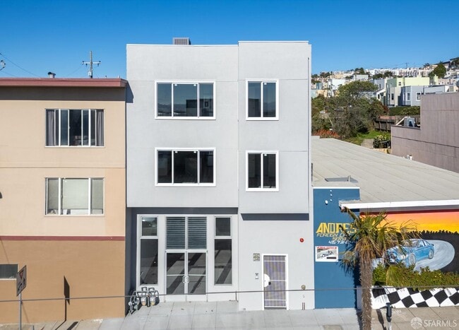 1640 Taraval St in San Francisco, CA - Building Photo - Building Photo