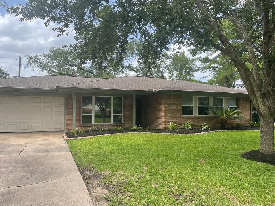 4750 Hummingbird St in Houston, TX - Building Photo