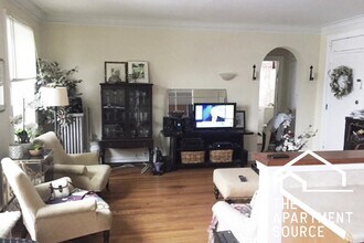 918 Green Bay Rd, Unit 2L in Winnetka, IL - Building Photo - Building Photo