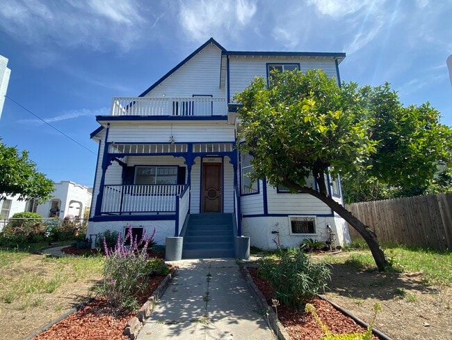 1917 E 2nd St, Unit 3 in Los Angeles, CA - Foto de edificio - Building Photo