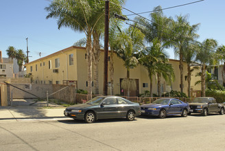 El Cerrito Place in Los Angeles, CA - Foto de edificio - Building Photo
