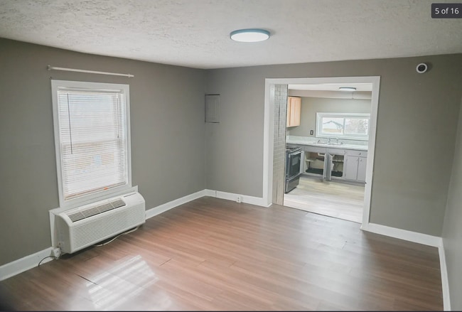 207 W 4th St in Millersburg, KY - Building Photo - Building Photo