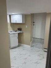 271 Claremont Ave in Jersey City, NJ - Foto de edificio - Building Photo