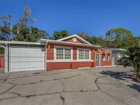 3957 Proctor Rd in Sarasota, FL - Building Photo