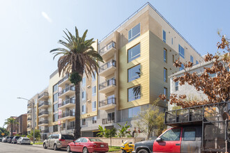 Golden Galaxy Plaza Condominiums in Los Angeles, CA - Building Photo - Building Photo