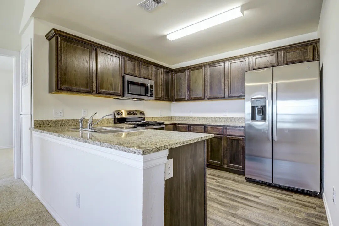 The Lofts at Valencia in Edmond, OK - Foto de edificio