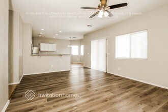 2207 N 92nd Glen in Phoenix, AZ - Foto de edificio - Building Photo