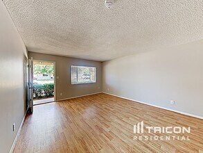 4121 W Griswold Rd in Phoenix, AZ - Building Photo - Building Photo