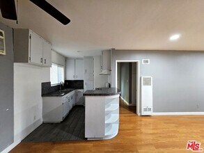 7419 Woodley Ave in Los Angeles, CA - Building Photo - Building Photo
