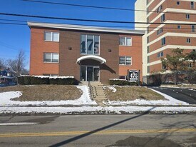 475 W Grand Ave in Dayton, OH - Building Photo