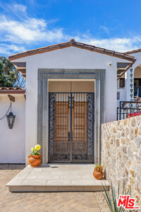 29943 Harvester Rd in Malibu, CA - Building Photo - Building Photo