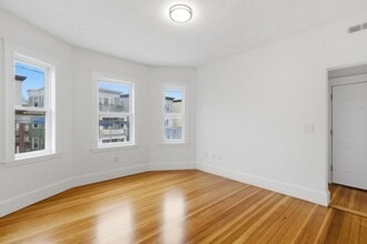 26 Roseclair St, Unit 1 in Boston, MA - Building Photo - Building Photo