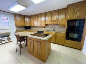 250 E Royal Palm Rd-Unit -3b in Boca Raton, FL - Foto de edificio - Building Photo