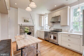 1409 33rd St NW in Washington, DC - Building Photo - Building Photo