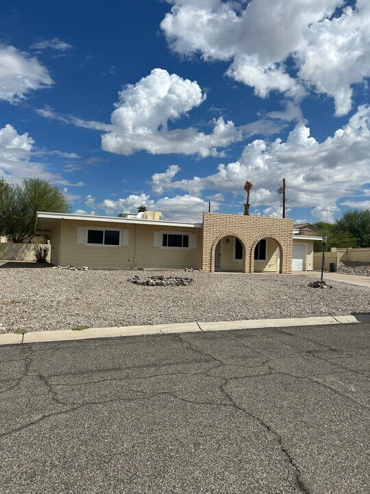 1971 Cliffrose Dr in Lake Havasu City, AZ - Building Photo