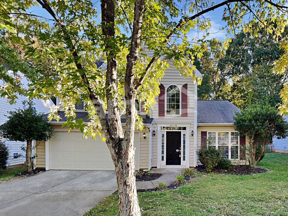 6119 Spanish Moss Ln in Charlotte, NC - Building Photo