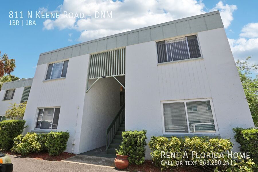 811 N Keene Rd in Clearwater, FL - Building Photo