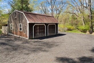 588 Webbs Hill Rd in Stamford, CT - Building Photo - Building Photo