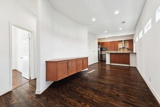 1401 Holly St in Houston, TX - Building Photo - Building Photo