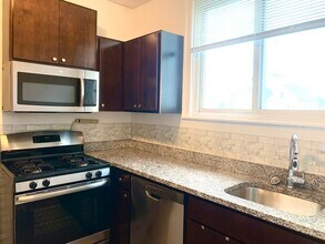 2807 N Springfield Ave in Chicago, IL - Building Photo - Building Photo