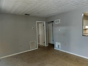 215 Lark Ave in Sebring, FL - Building Photo - Building Photo