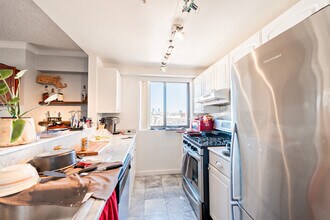 15 N Beacon St, Unit 402 in Boston, MA - Building Photo - Building Photo