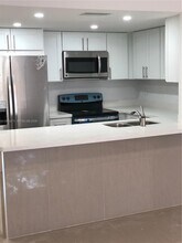 8883 Fontainebleau Blvd, Unit 101-A in Miami, FL - Building Photo - Building Photo