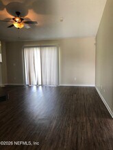 6902 Southern Oaks Dr W in Jacksonville, FL - Building Photo - Building Photo