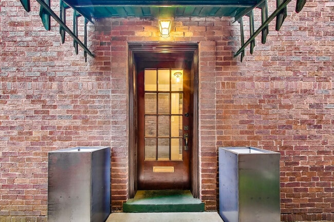 2238 W Argyle St in Chicago, IL - Building Photo - Building Photo