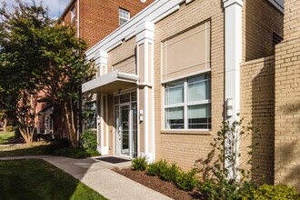 6235 Wilson Blvd in Falls Church, VA - Building Photo - Building Photo