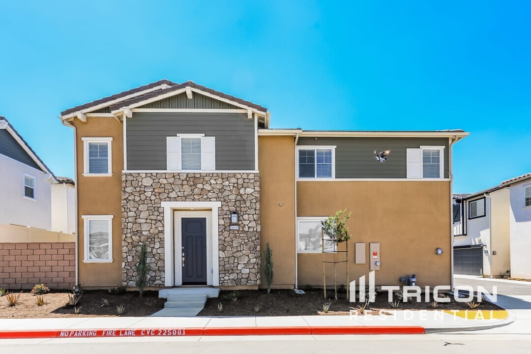28095 Rosetta St in Menifee, CA - Building Photo